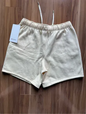 NWT Lululemon Scuba Mid-Rise Oversized Short 7" *Graphic - size M thumbnail 2