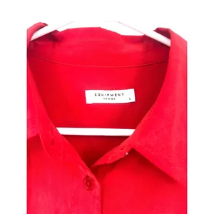 Equipment L Quinne Silk Button Down Up Top Blouse Shirt in red Luxury Basic thumbnail 3