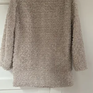 Aritzia Wilfred Free Grete Plush Jacket XS in Bone thumbnail 7