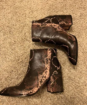 Steve Madden Boots thumbnail 1