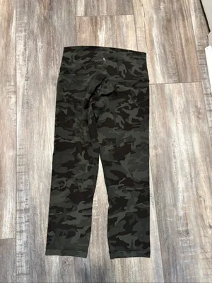 Lululemon Camo Capri Leggings size 8 thumbnail 2