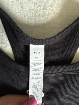 Alo Yoga Tank thumbnail 3
