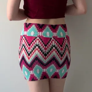Charlotte Russe Chevron Diamond Pattern Mini Skirt 2010s Bodycon Stretch Retro M thumbnail 2