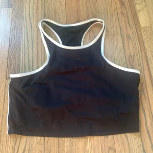 Fabletics sports bra black thumbnail 1