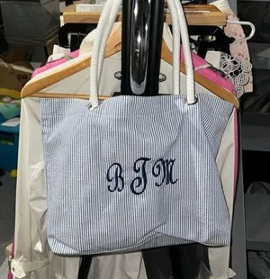 Seersucker monogrammed tote New Blue thumbnail 1