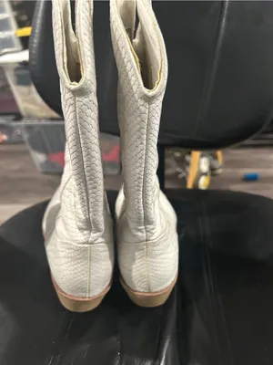 Coconuts by Matisse White Textured Western Heeled Boots see front for flaw thumbnail 8