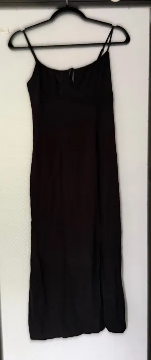 H&M Black Midi Dress thumbnail 1