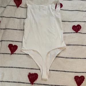 Chic White Lululemon Bodysuit size small thumbnail 3