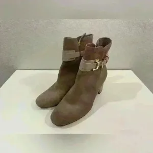 Joan & David Women’s Suede Leather Tan‎ Color Ankle Booties Size 9.5 thumbnail 4