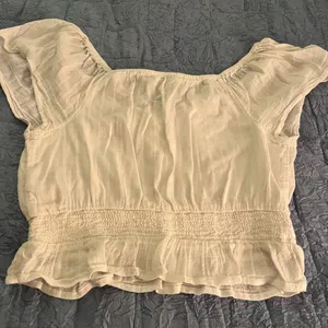American Eagle White Eyelet top size medium thumbnail 3