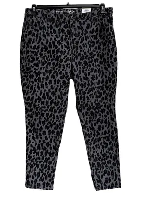 Style & Co SZ 22W Curvy Skinny Jeans Leopard Print Mid-Rise Stretch Gray Black thumbnail 1