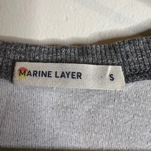Marine‎ Layer women's grey small Crewneck Henley Sweater thumbnail 2