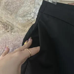 Commense Solid Asymmetrical Straight Leg Pants Set size xs Black thumbnail 7