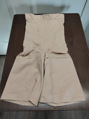 Spanx NEW (READ) Size Small Higher Power Short High-Waisted Seamless Shaper thumbnail 1