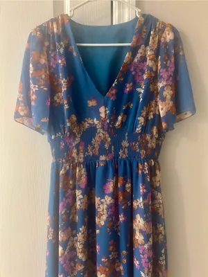 NWT Blue Floral V-Neck Maxi Dress, Size Medium thumbnail 4