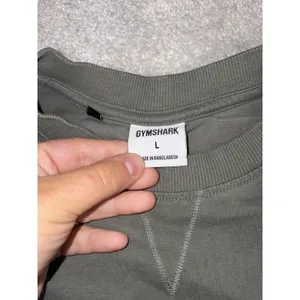 gymshark gray oversized cropped t shirt large embroidered logo thumbnail 3