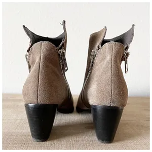 Anthropologie Matisse Frankie Asymmetrical Suede Zip Ankle Bootie thumbnail 4