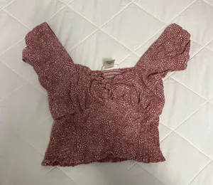 Red and White Top thumbnail 1