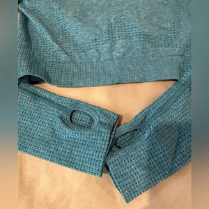 Gymshark Teal Women's Crew Neck Long‎ Sleeve Crop Top Size Small thumbnail 4