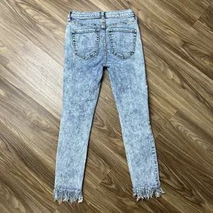 Free People 25 Skinny Jeans Light Acid Wash Fringe Hem Distressed OB661483 Boho thumbnail 4