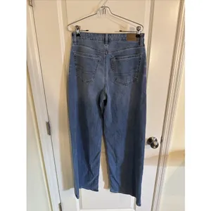 American Eagle Super High Rise Baggy Wide Leg Jeans Light Wash Womens 4 Long thumbnail 2