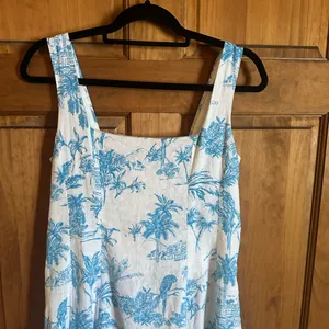 Joie White Midi linen blend beach Dress with Blue Botanical Print Size 6 thumbnail 4