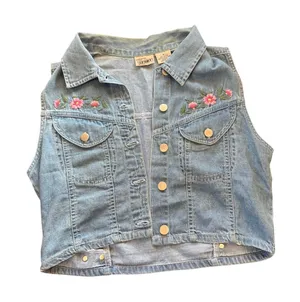 Carriage Court Sport Blue Jean denim vest with‎ embroidered flowers floral thumbnail 1