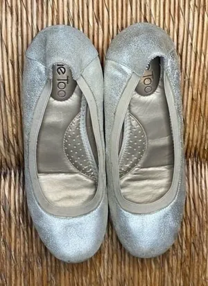 Me Too Flynn Ballet Flats Gold Sz 7.5 M‎ thumbnail 1