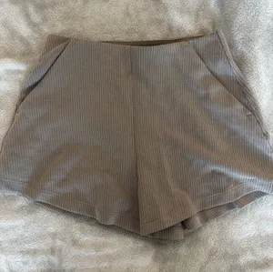 Lululemon Shorts thumbnail 1