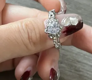 Vintage CZ Inlaid Rhinestone Retro Flower Design Ring Size 7 thumbnail 2