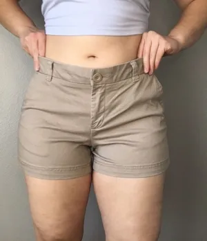 BCG • Tan Khaki Cargo Shorts Size 8 thumbnail 1