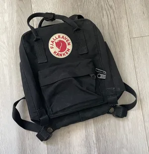 Fjällräven Kanken Backpack classic unisex Black (one size) 23510 outdoor granola thumbnail 1