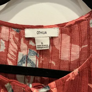 Othilia Blouse Red Cream Floral Ruffle Shoulder Pleated Boho Top Large thumbnail 4