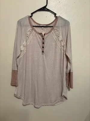 Umgee Blush Henley with Cream Crochet Shoulder Panels and Mauve Contrast Cuffs thumbnail 2