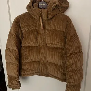 NWT Aritzia The Superpuff Cushcord Corduroy size XS in Brown 700+ Fill thumbnail 1