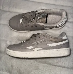 Women’s Reebok Club C 85 Sneakers thumbnail 3