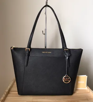 Michael Kors Purse thumbnail 1