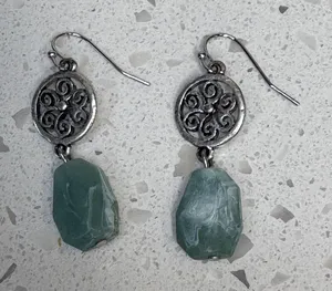 Vintage Style Green Stone Nugget Filigree Drop Earrings Silver Tone Boho Dangle‎ thumbnail 1