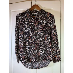 Beach Lunch Lounge Leopard Print‎ Blouse Womens Medium Animal Cheetah Mob Wife thumbnail 2