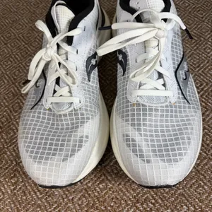 Saucony Freedom Crossport Women’s Sz 9.5 White Running Shoes Sneakers Gorpcore thumbnail 10