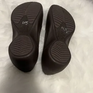 Crocs Women’s Flats 10 Elastic‎ Juneau Loafers thumbnail 6