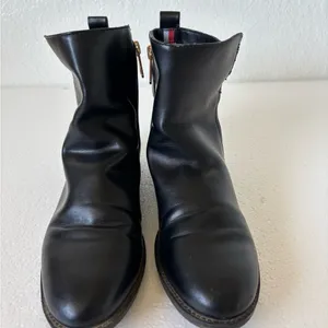 Tommy Hilfiger Black Leather and Suede Ankle Booties Witchy size 8M thumbnail 4