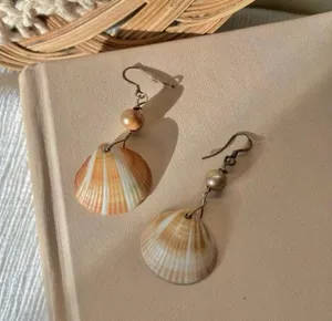 Clam Seashell Dangle Earrings Vintage“Perpetua” Gold Brass Beachy Mermaidcore Jewelry thumbnail 1