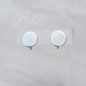 Vintage Clip On Earrings 5/8" Mirrored Silver Tone Disk - Marks - Fair Condition thumbnail 2