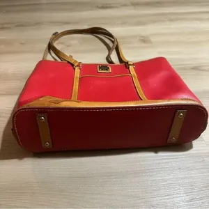 Dooney & Bourke 1975 Ruby Red Pebbled Shoulder Bag Bring‎ Leather Straps Trim thumbnail 9