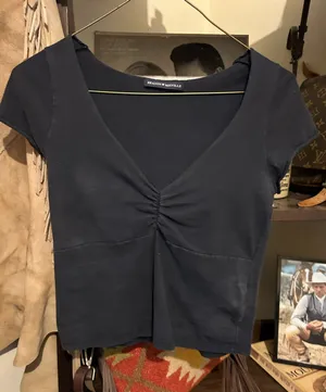 Brandy Melville Top Crop Black thumbnail 1