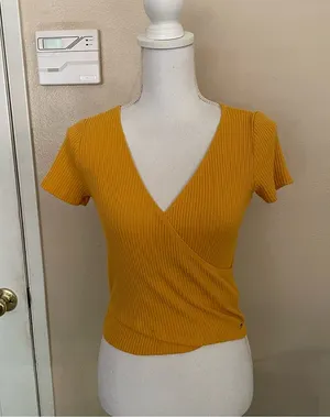 Hollister Short Sleeve Ribbed Top thumbnail 1
