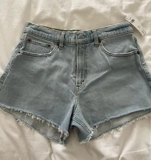 Abercrombie 90s Relaxed Cutoff Shorts thumbnail 1