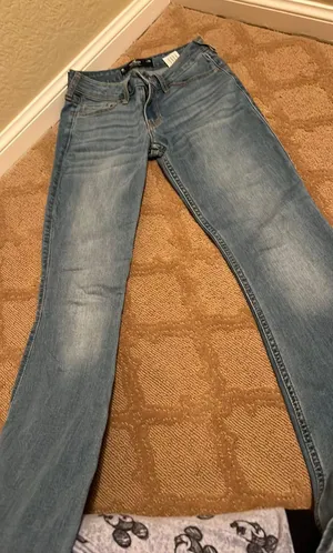 Hollister Low Rise Jeans thumbnail 1