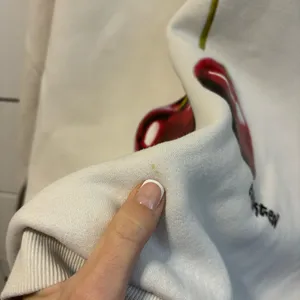 Edikted Cherry Sweatshirt thumbnail 6